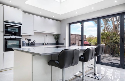 Eastcote and East Ruislip House | Charming 3-bedroom house in Pinner