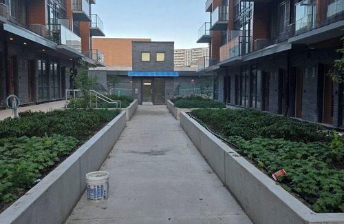 Toronto House | 3-bedroom townhome in nice, quiet Toronto area, also with AC,stairs and bike!