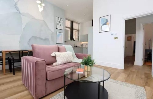 Saint Paul's Apartment | Modern spacious apartment with garden in heart of Bristol, perfect for long stay