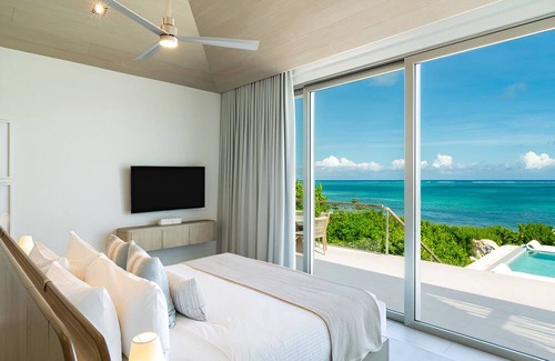 Providenciales Hotel | Captivating Oceanview Retreat – Perfect for Couple Reconnects