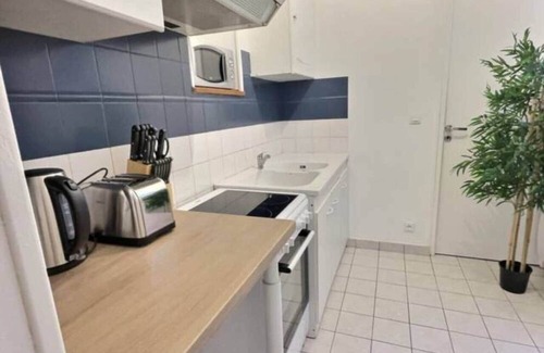Miroir - Batignolles Apartment | Oyon Patio* T3 * 4pers * Station * Private courtyard