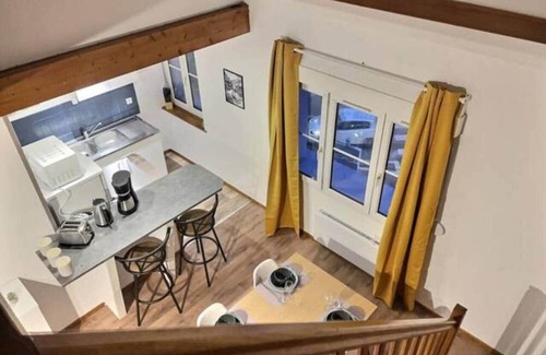 Miroir - Batignolles Apartment | Oyon Duplex: Vast Duplex 6p, quiet, station,
