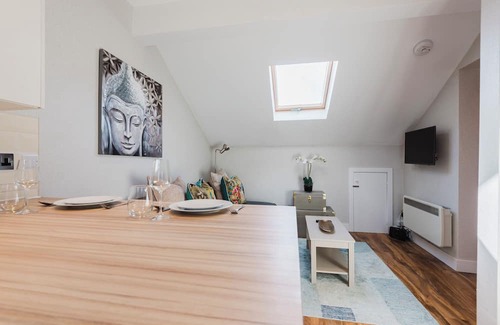 Knutsford Apartment | Central Knutsford Loft Apartment