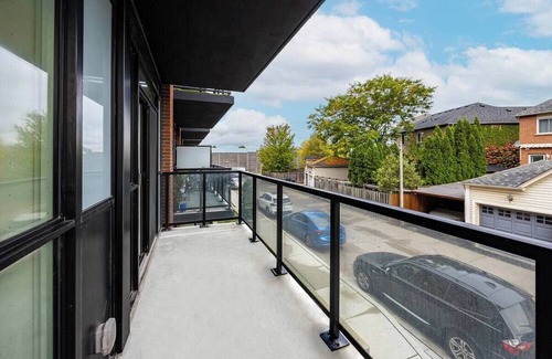 Harwood Apartment | Charming 2-bedroom suites in delightful Toronto with AC