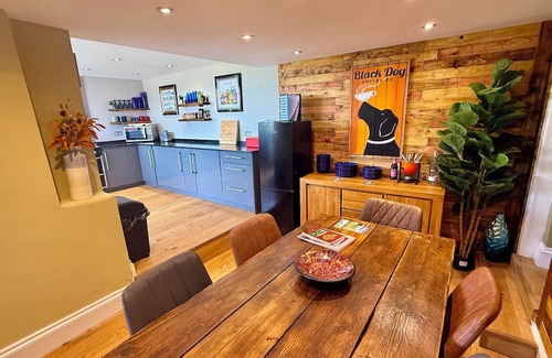 Millbrook Cottage | Quirky cottage. Sleeps 8. Dog friendly. Lake views. Close to the coast.