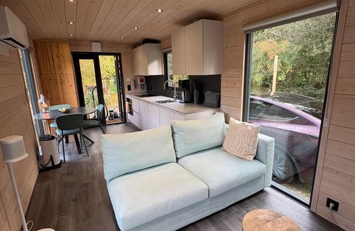 Hemrik House | Peaceful tiny house - a haven to retreat