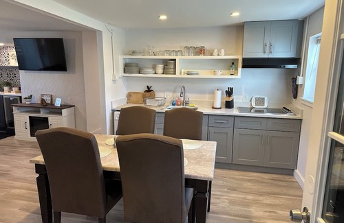 Morton House | Cozy River Retreat