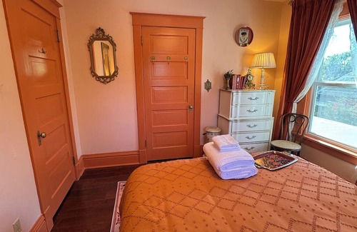 Fort Morgan Bed & Breakfast | Historic 1904 Bed & Breakfast Suite 2 Blocks from Downtown Fort Morgan