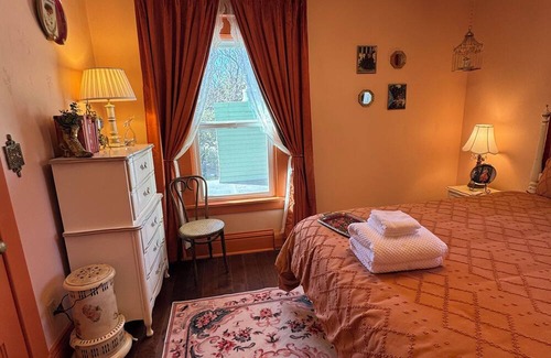 Fort Morgan Bed & Breakfast | Historic 1904 Bed & Breakfast Suite 2 Blocks from Downtown Fort Morgan