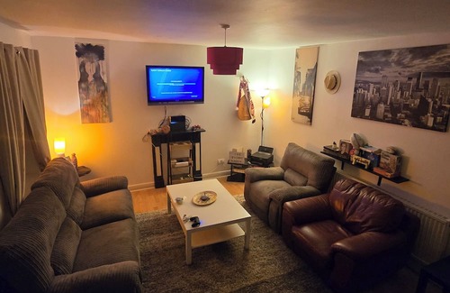 Mapperley House | Cosy House on the hills of Carlton, 15 mins away from Nottingham City Centre