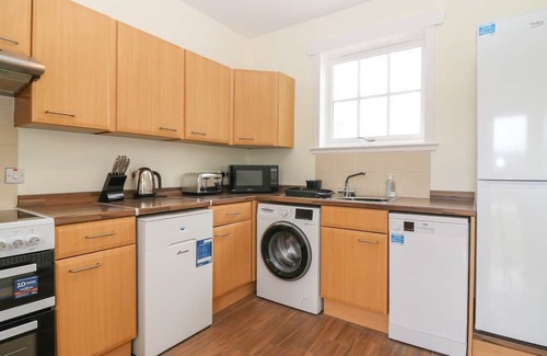 Forfar Cottage | BANKHEAD OF LOUR BUNGALOW, pet friendly, with open fire in Forfar