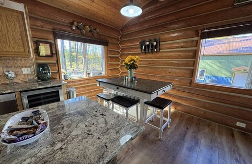 Seeley Lake Cabin | Montana 3BR Cabin: Hot Tub, Sauna & Mountain Views