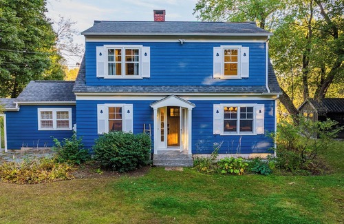 Norwich Cottage | Peaceful Riverview Retreat - 1 mi to Dartmouth College - 4-bd -3ba