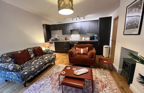 Hayfield House | Old Betting Shop Hayfield for 3 & Furry Friend