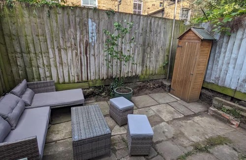 Stoke Newington Apartment | Beautiful Victorian 1-bed flat in charming Stoke Newington