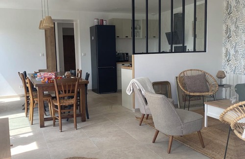 Russy House | Quiet house near landing beaches