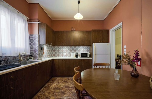 Kypseli Apartment | KEFALLINIAS CLASSIC * Three-Bedroom Premium Apartment with Balcony