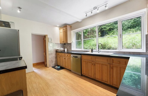 Pett Bottom House | 4 bedroom beautiful family home with gardens, sutible for families and pets!