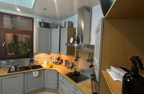 Klabbeek House | Vacation Home in Tubize with Garden and Jacuzzi