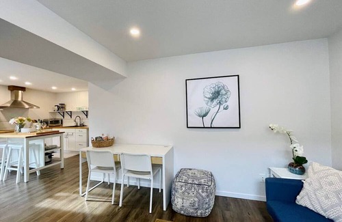 South Lethbridge House | Clean and Bright 2 Bedroom Lower Suite!