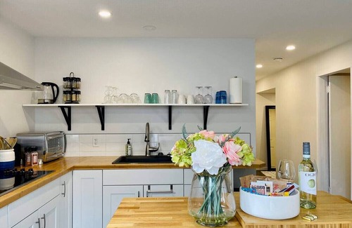 South Lethbridge House | Clean and Bright 2 Bedroom Lower Suite!