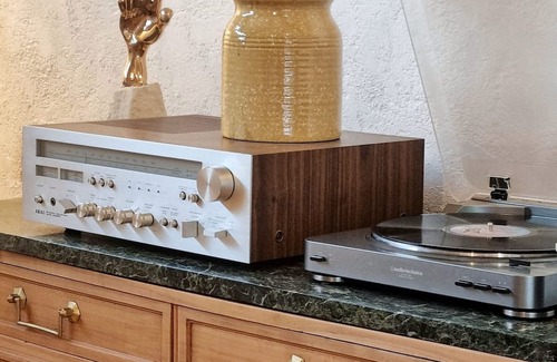 Nouic House | Charming countryside home with private lake and heated pool