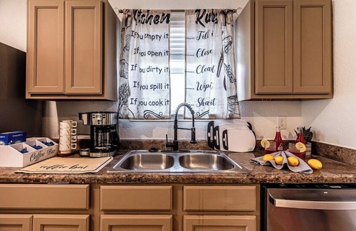 Medina Valley House | Elegance Meets Luxury, 6 BR Home, Lackland Base