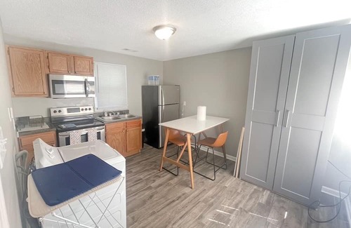 Memphis House | Beautiful 2 bedroom 1 bathroom small home in East Memphis