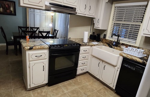 Valdosta House | Welcome To the Ranch at White Water- Charming home on 5 acres with event patio.