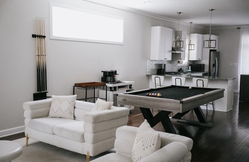 Belmont Cragin House | 4BR Home with Game Room: Chicago Leisure Escape
