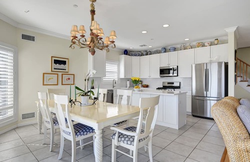 West Hampton Dunes House | Dune Rd Oceanfront 4BR West Hampton Dunes