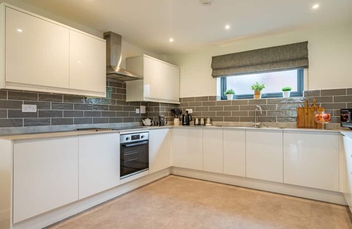 York House | Garden View - sleeps 6 guests in 2 bedrooms