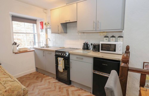 Appleby-in-Westmorland Cottage | OAK COTTAGE, pet friendly, with open fire in Appleby-In-Westmorland