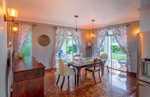 Little Battaleys House | The Retreat. Your home away from home.