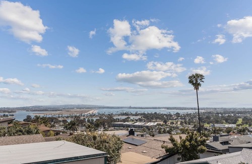 Bay Park House | House on the Hill