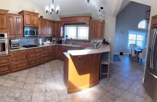 Black Rock House | Bay of Fundy Oceanfront Retreat;nSeparate work space, King, Queen rooms, 2 baths