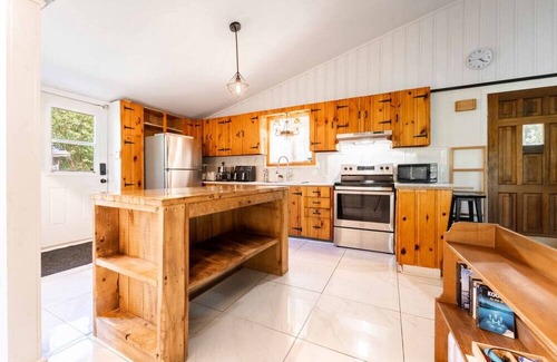 St-Adolphe-d'Howard House | Rustic Chic Chalet Spa, Firepit, Near Lake Access