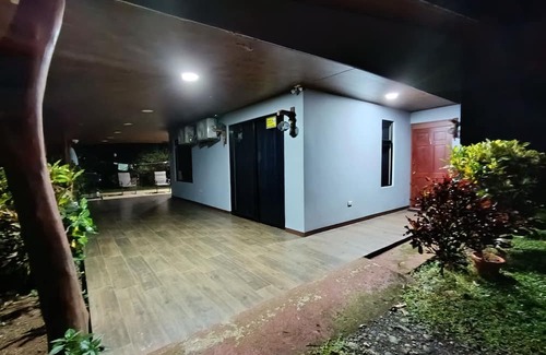 Penjamo House | Quinta Rincon Silvestre w/AC, WiFi & pool in lovely Peñas Blancas near V. Arenal