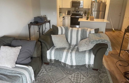Aurora Apartment | Charming 1-bedroom apartment in brilliant Aurora with AC, fitness room, WiFi.