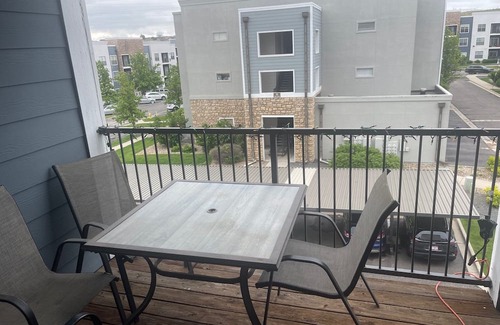 Aurora Apartment | Charming 1-bedroom apartment in brilliant Aurora with AC, fitness room, WiFi.