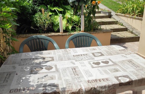 Balatongyorok House | Charming building in beautiful Balatongyörök with WiFi, AC