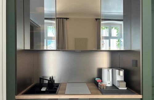 Vracar Apartment | Superstring Design Suite in Prime Location