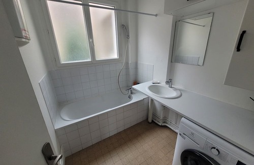 Clichy Apartment | Bright and quiet accommodation