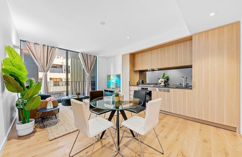 Parramatta Apartment | Super Convenient One Bed Unit