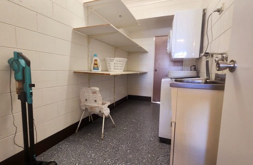 Manunda House | Chill out space close to town.