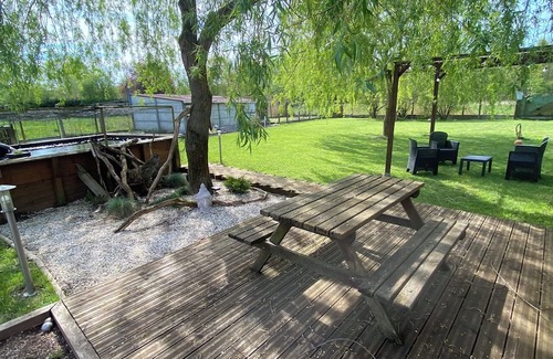 Saint-Amand-les-Eaux Apartment | Ground floor studio 700 metres from the Thermes de Saint Amand les Eaux thermal baths