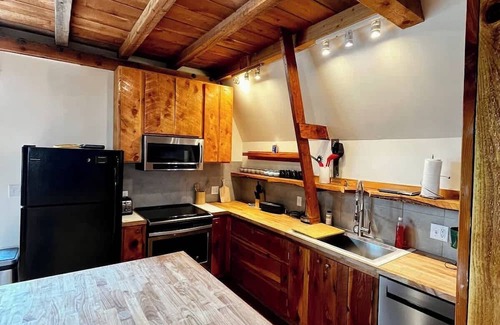 Bozeman Apartment | Fully Renovated 1800s Red Barn Close to Everything