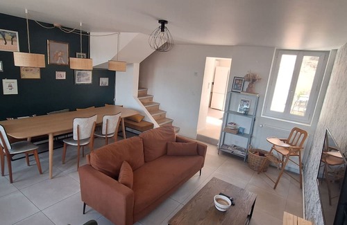 Deville-les-Rouen House | Large Rouen house with exterior. Cleaning and linen included.