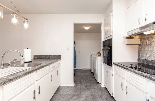 Warner Robins House | 3-bedroom house in Warner Robins neighborhood close to RAFB & Houston Healthcare