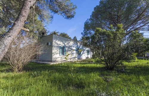 Manduria Cottage | Villa Cardinale in Salento with pinewood and swimming pool. Puglia.